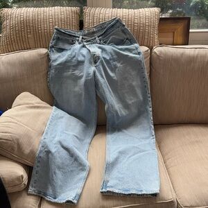 Abercrombie and fitch 90s low rise and baggy jeans. No stretch. Size 31/12.